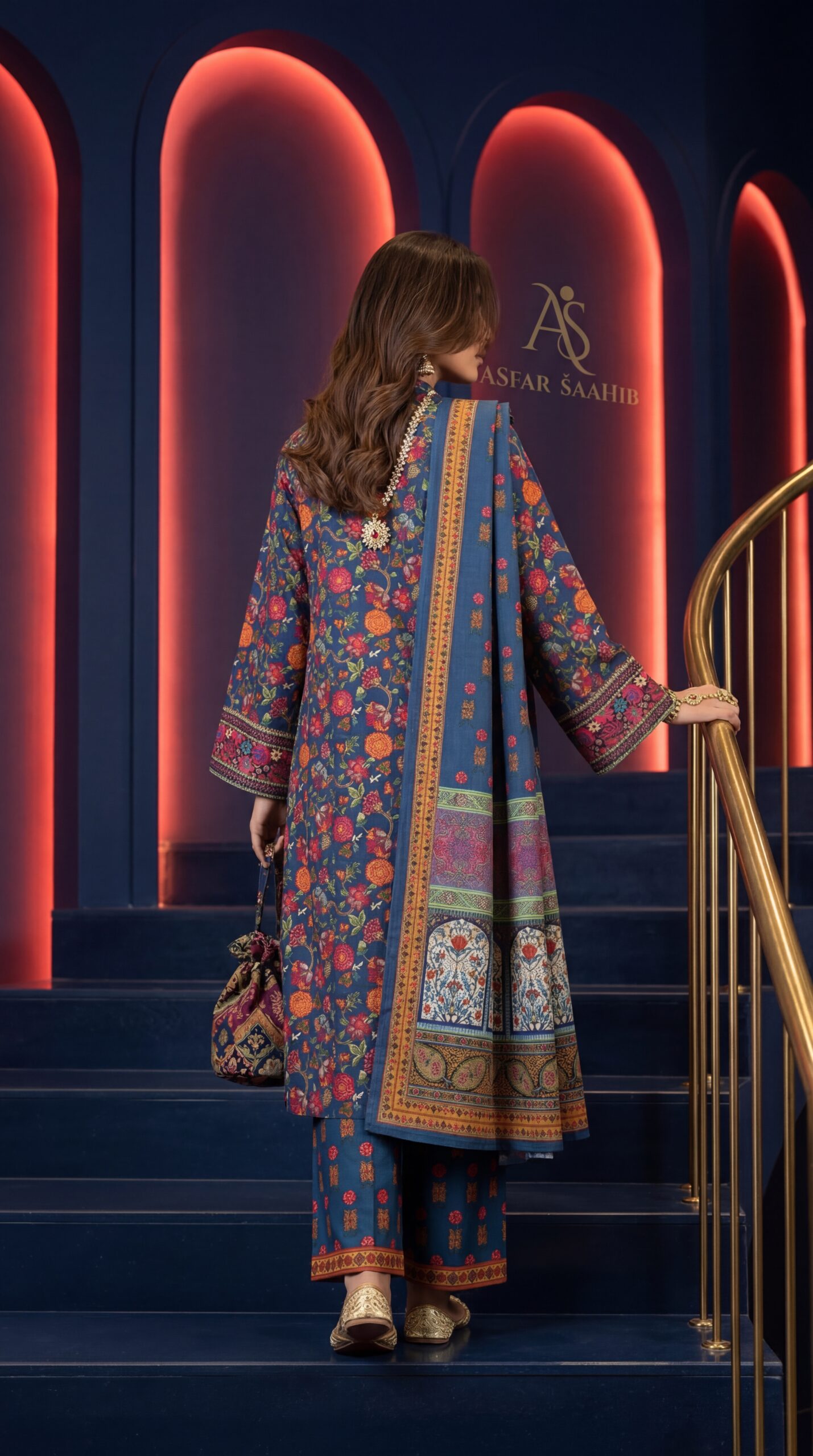 অসম্ভব সুন্দর দারুণ ডিজাইনের কম্বিনেশন প্রিমিয়াম সফট কটন Asfar থ্রি পিস - Image 2