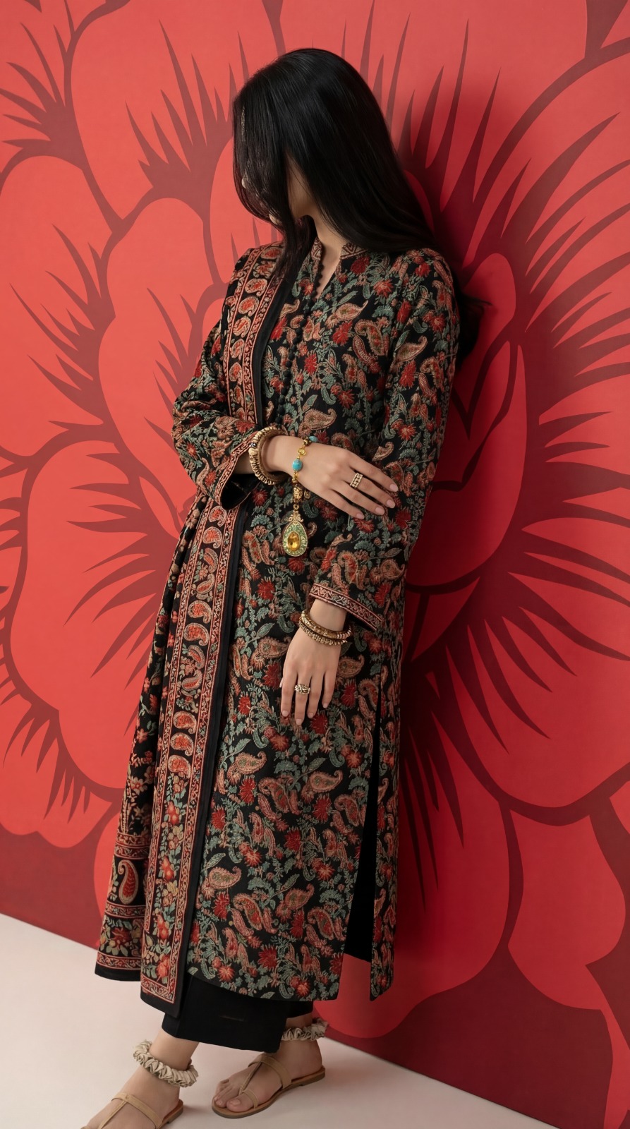 ব্ল্যাক লাভারদের মোস্ট ডিমান্ডিং ড্রেস | Kalamkari সালোয়ার কামিজ - Image 5